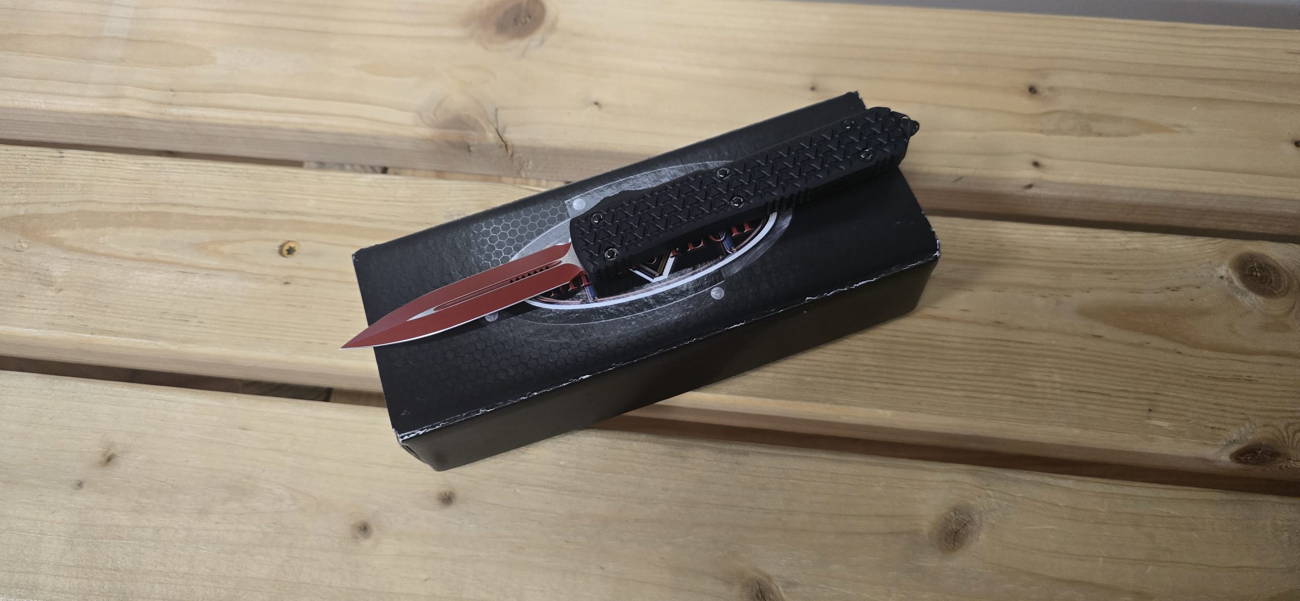 Microtech Ultratech Sith Lord D/E — Red Blade